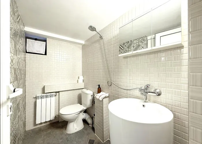 Cozy 1br Flat Next To Ndk With Private Patio