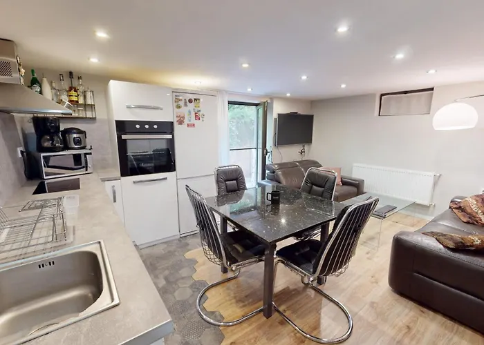 شقة Cozy 1br Flat Next To Ndk With Private Patio صوفيا