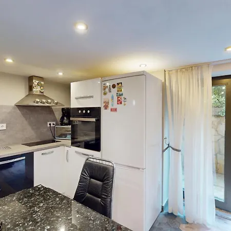 Cozy 1br Flat Next To Ndk With Private Patio *