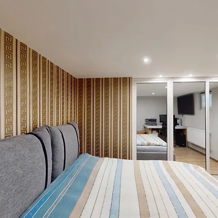 公寓 Cozy 1br Flat Next To Ndk With Private Patio 索菲亞