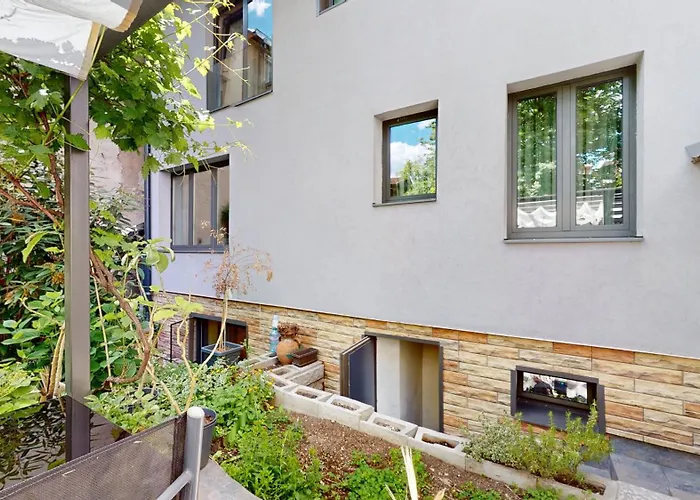 Lejlighed Cozy 1br Flat Next To Ndk With Private Patio