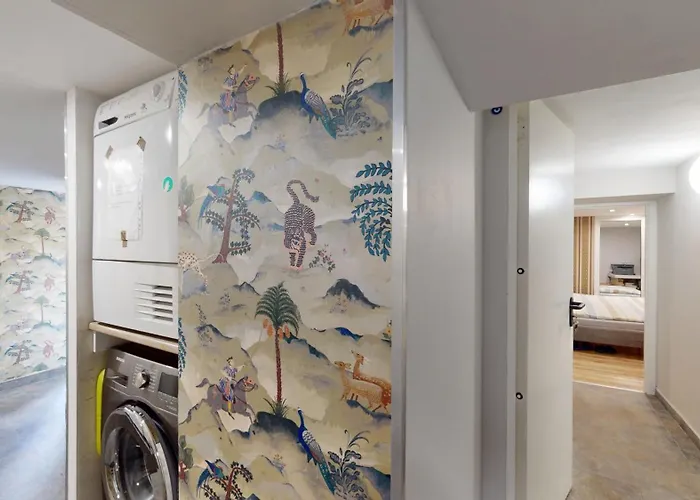 Cozy 1br Flat Next To Ndk With Private Patio 索菲亞